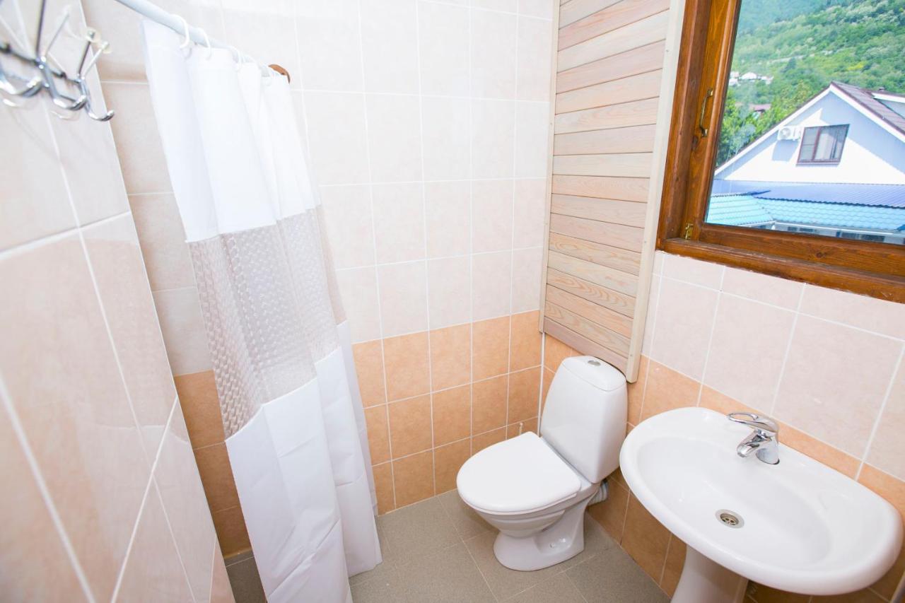 Guest House Lavr Гагра Екстер'єр фото