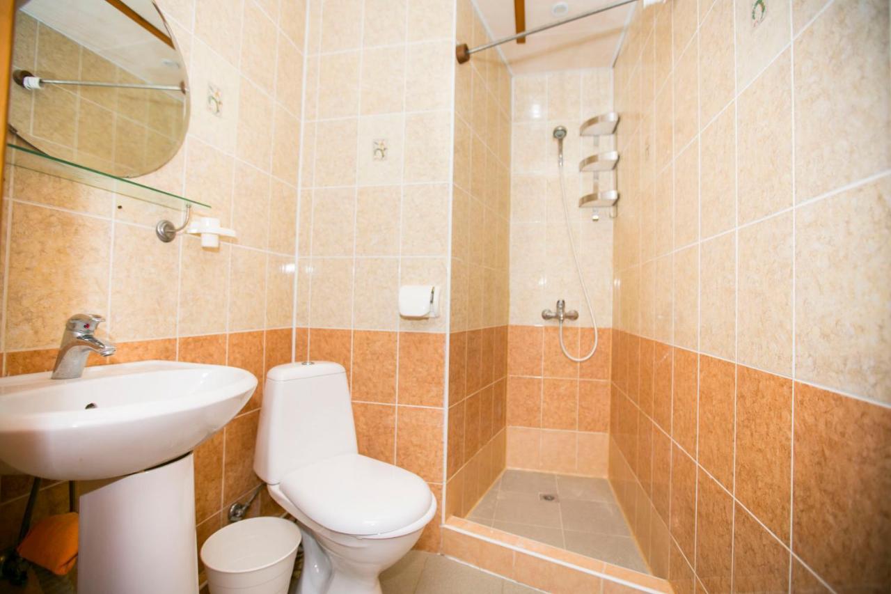 Guest House Lavr Гагра Екстер'єр фото