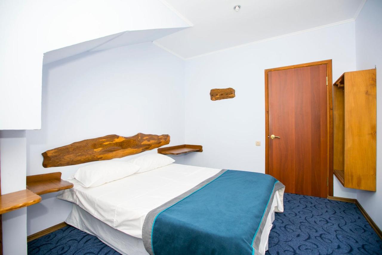 Guest House Lavr Гагра Екстер'єр фото
