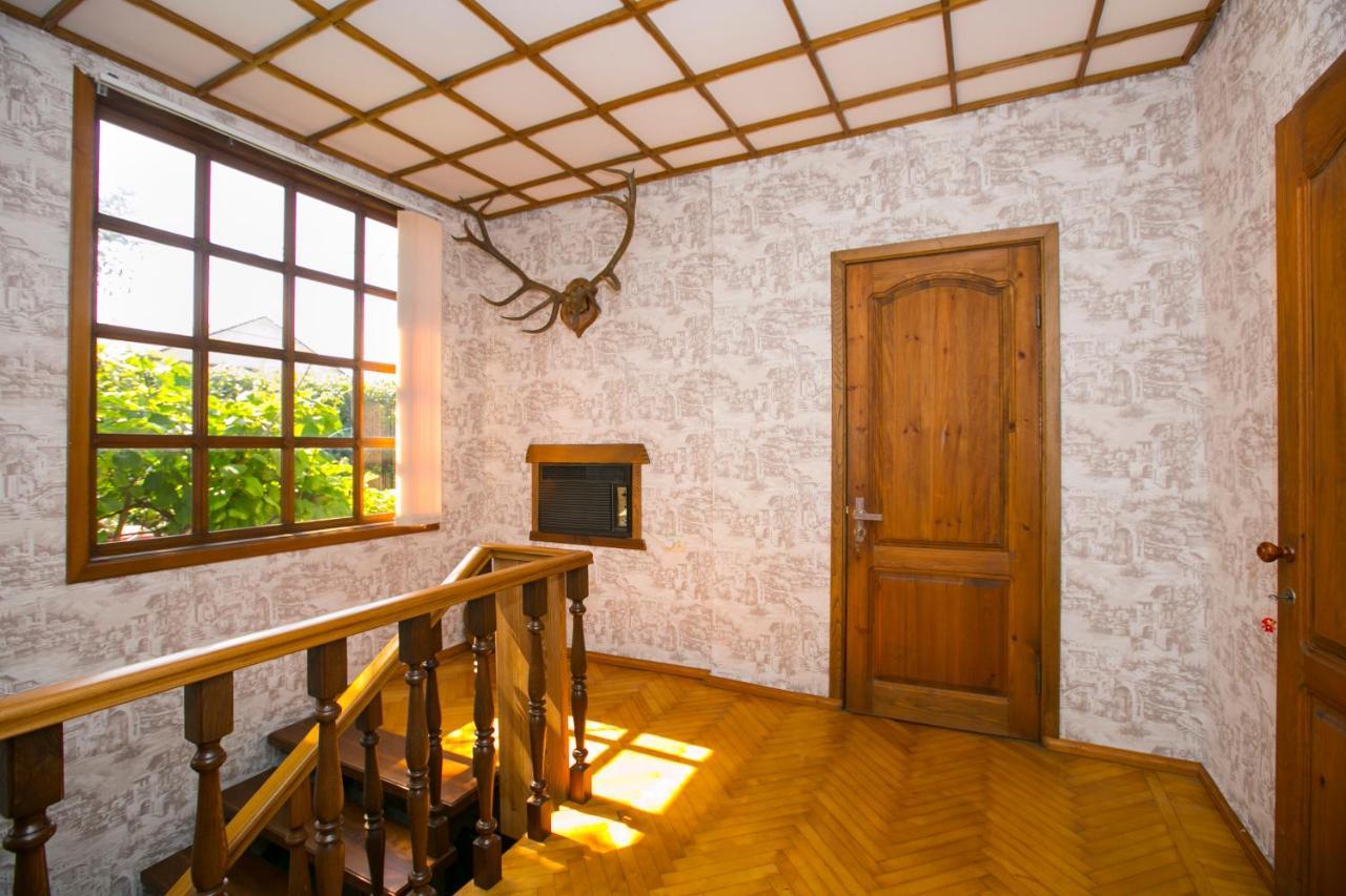 Guest House Lavr Гагра Екстер'єр фото